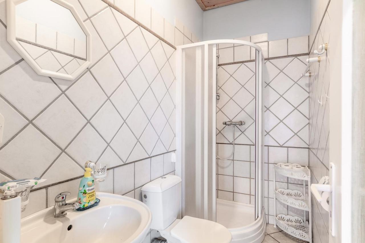 Farma Slunecny Dvur Apartmany A Family Stany Strecha Pod Strechou Hermanuv Mestec Екстериор снимка
